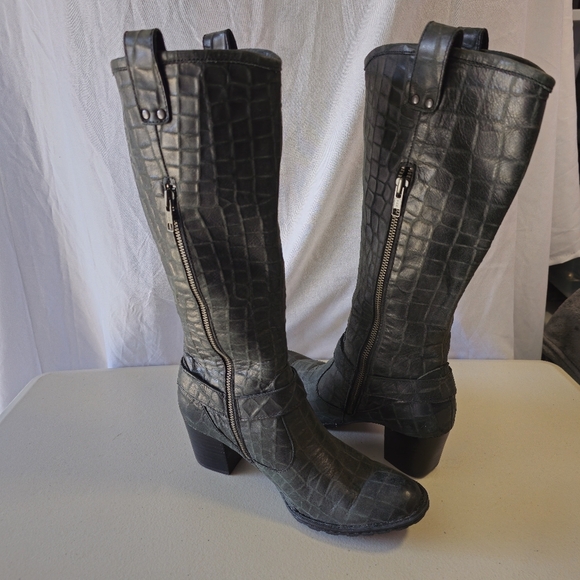 Born Black Textured Heeled Boots size 7.5 - Picture 7 of 16